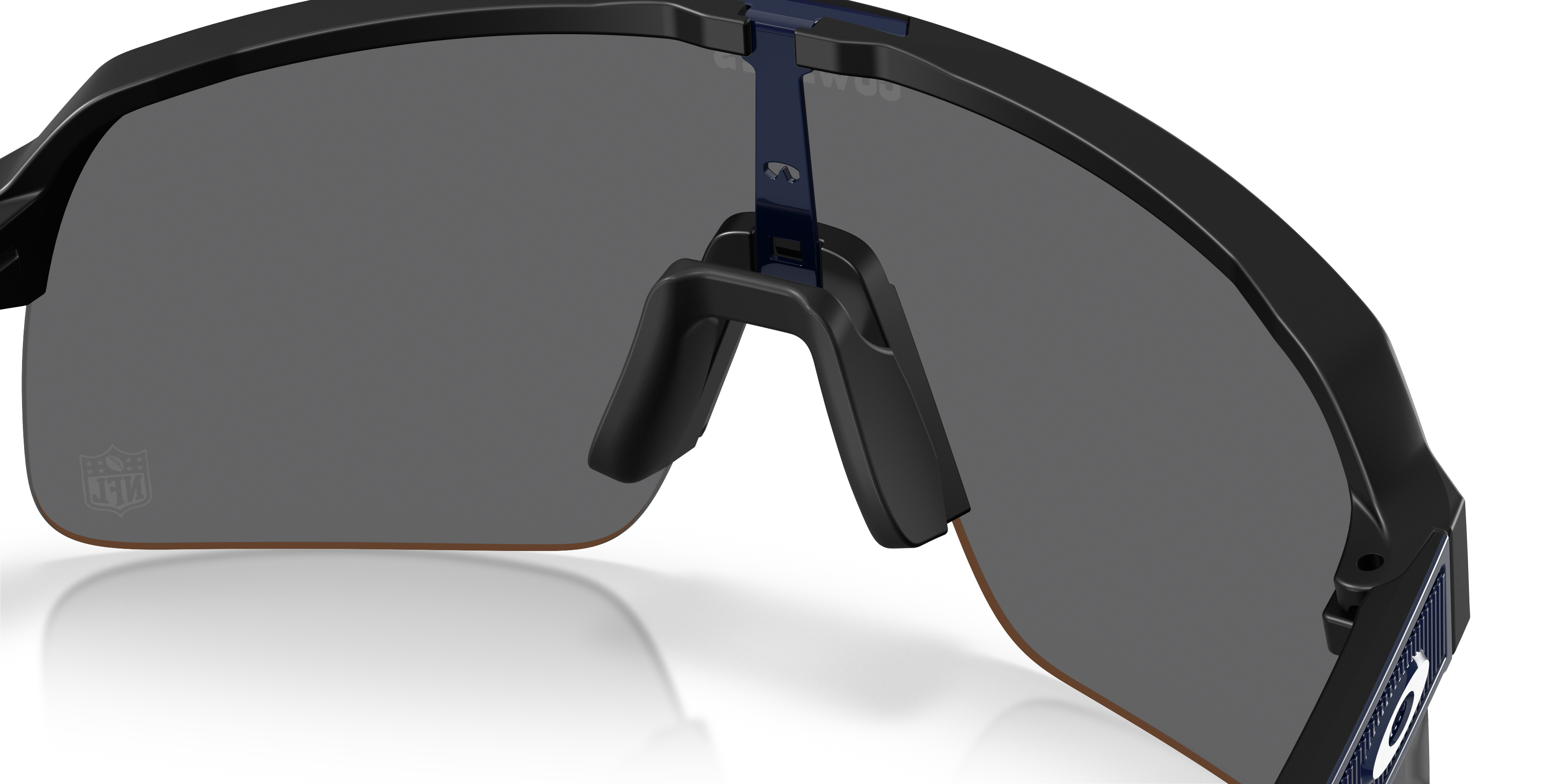 OO9463 Dallas Cowboys Sutro Lite