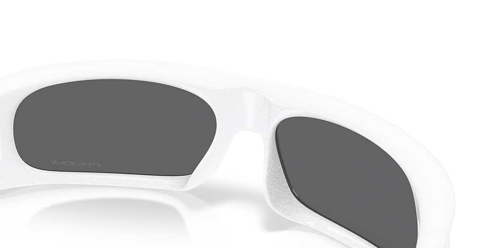 Oakley OO9522 Highland L (62 - 16) with Black lenses and White