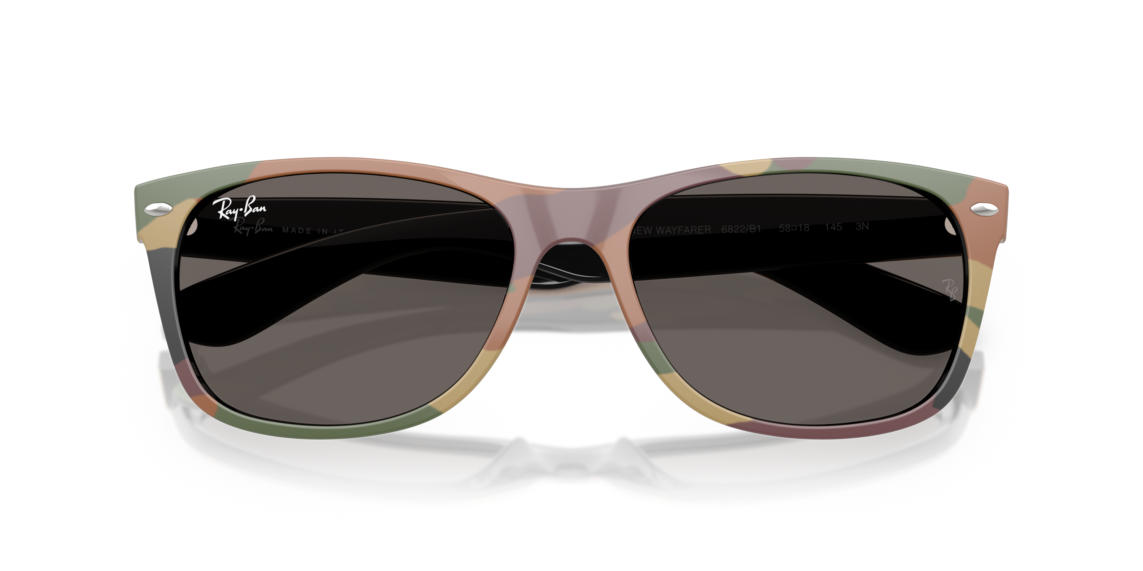 RB2132 New Wayfarer Classic