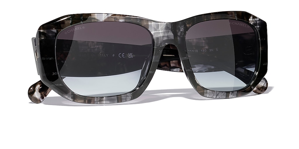 Chanel Rectangle Sunglasses CH5554 M (55 - 18) met Grijs