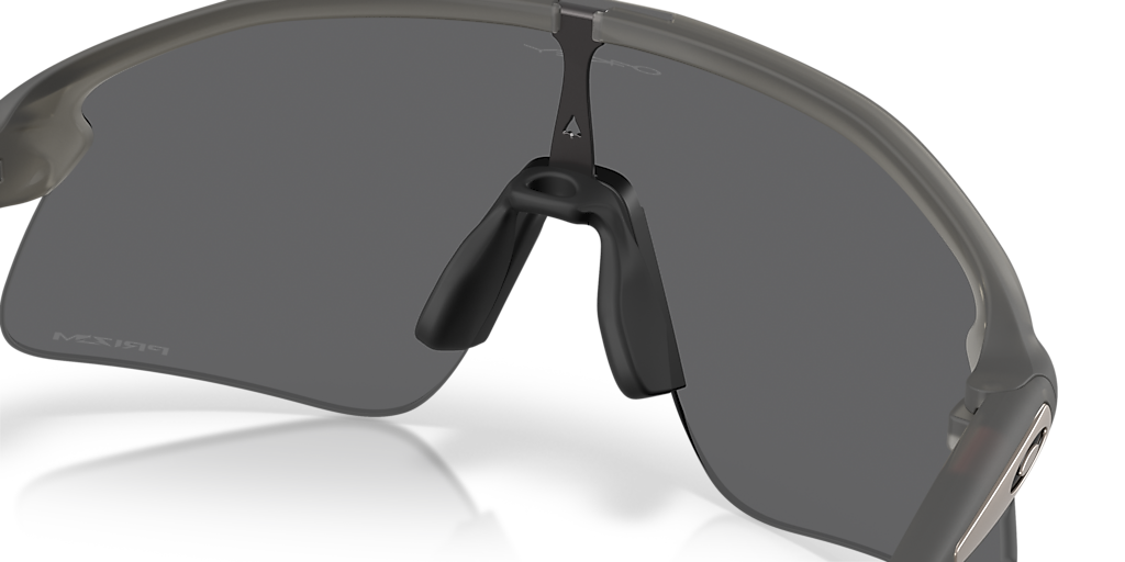 OAKLEY OO9517 Stunt Devil Grey Smoke - Unisex Sunglasses, Prizm Black Lens