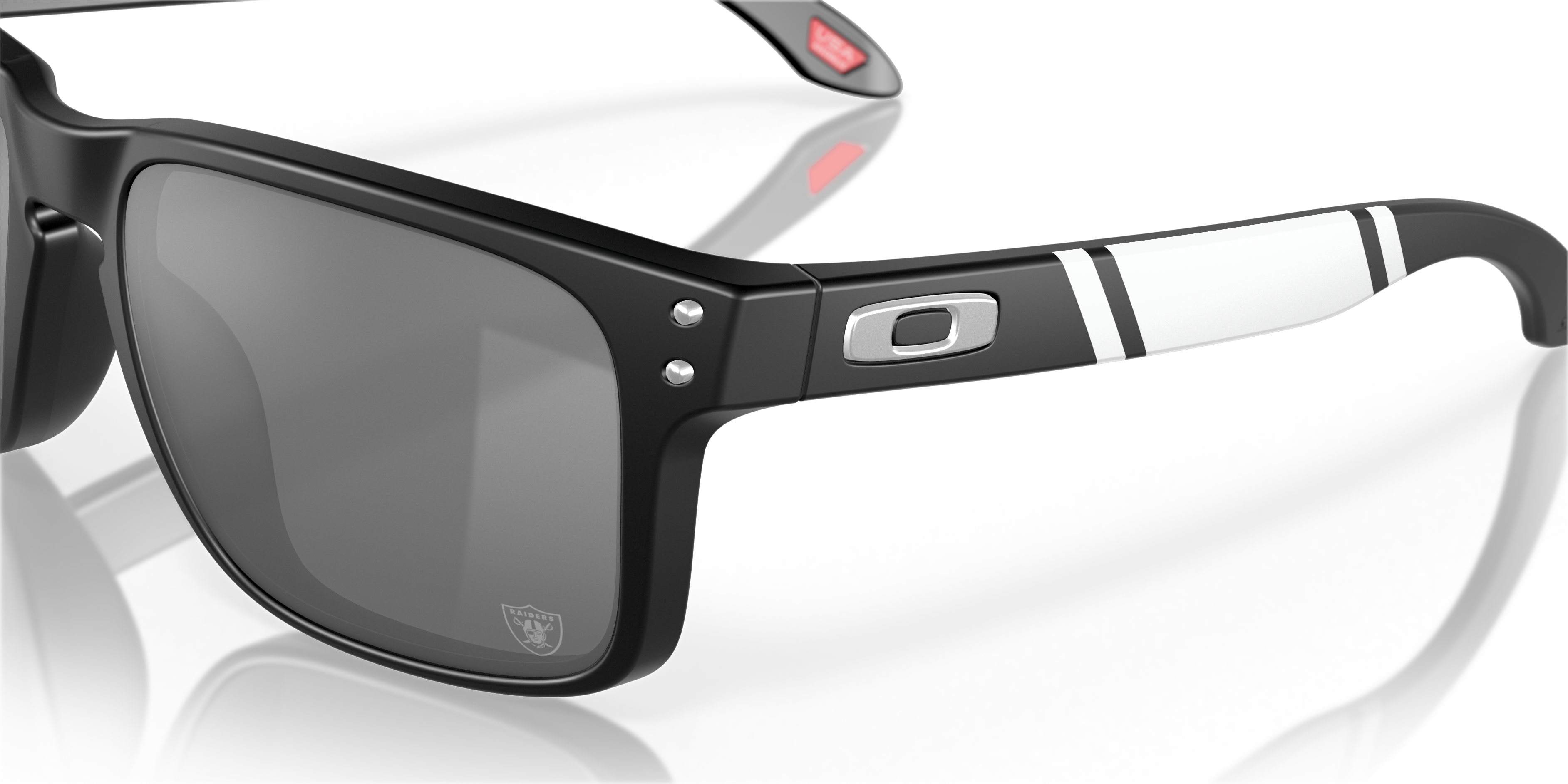 OO9102 Las Vegas Raiders Holbrook™