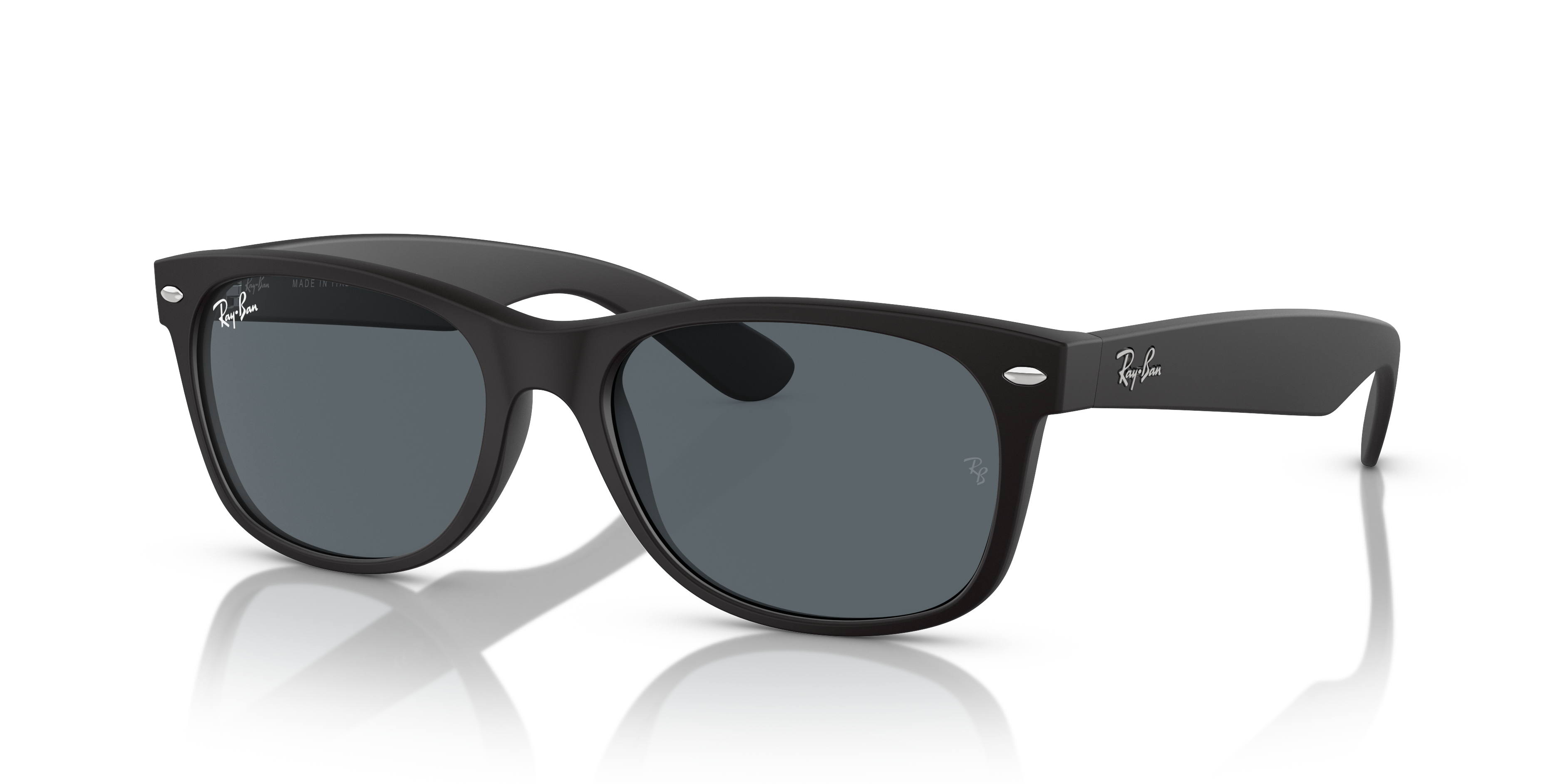 RB2132F New Wayfarer Classic