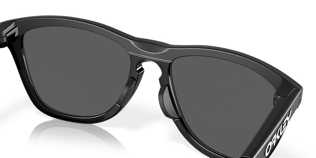 Oakley Frogskins™ Range (Low Bridge Fit) L (55 - 17) with Black