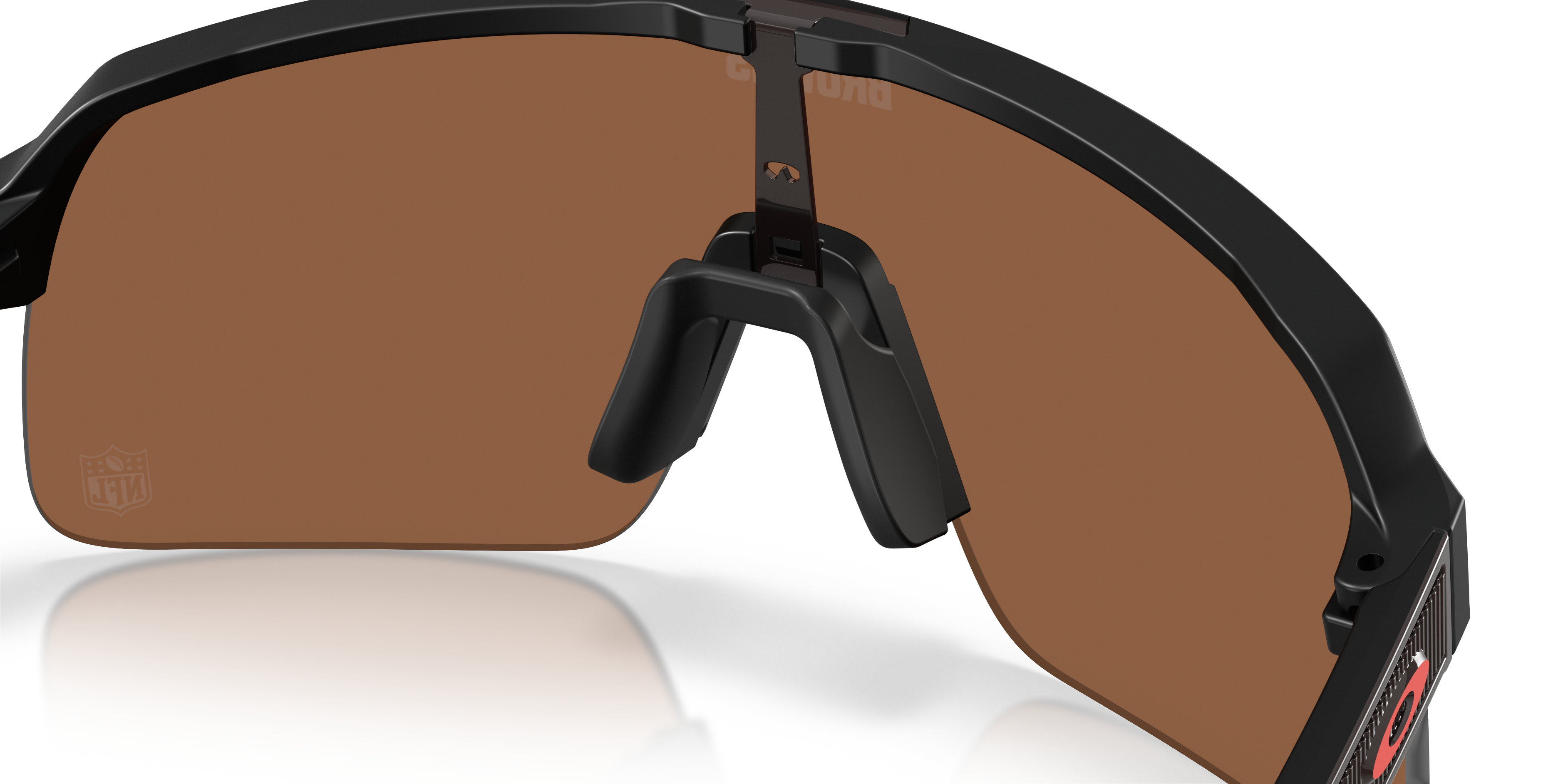 OO9463 Cleveland Browns Sutro Lite