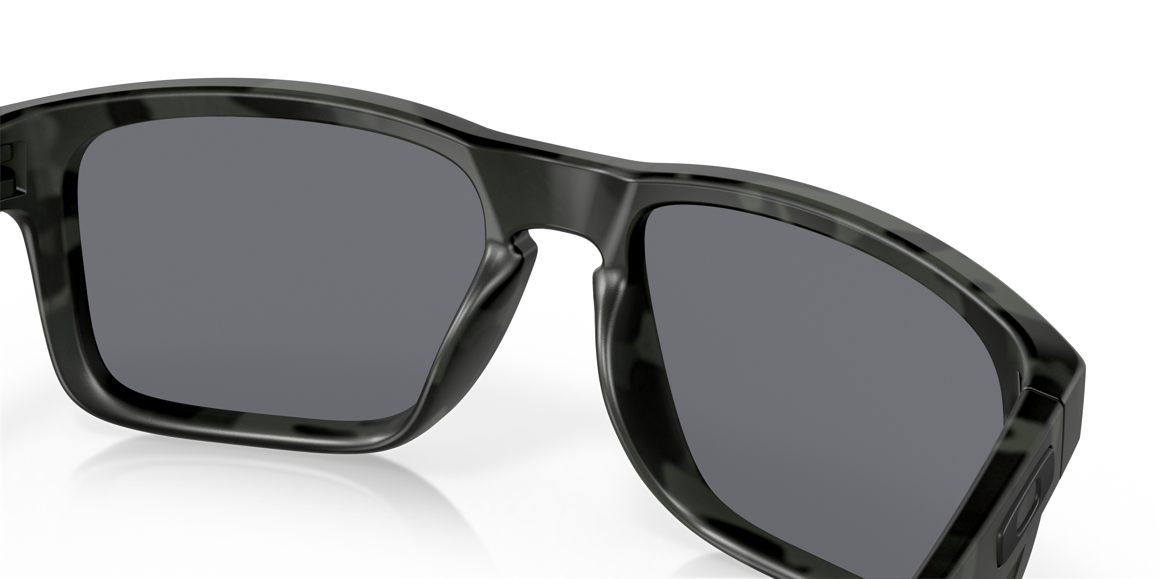 OO9102 Standard Issue Holbrook™ Multicam® Black Collection
