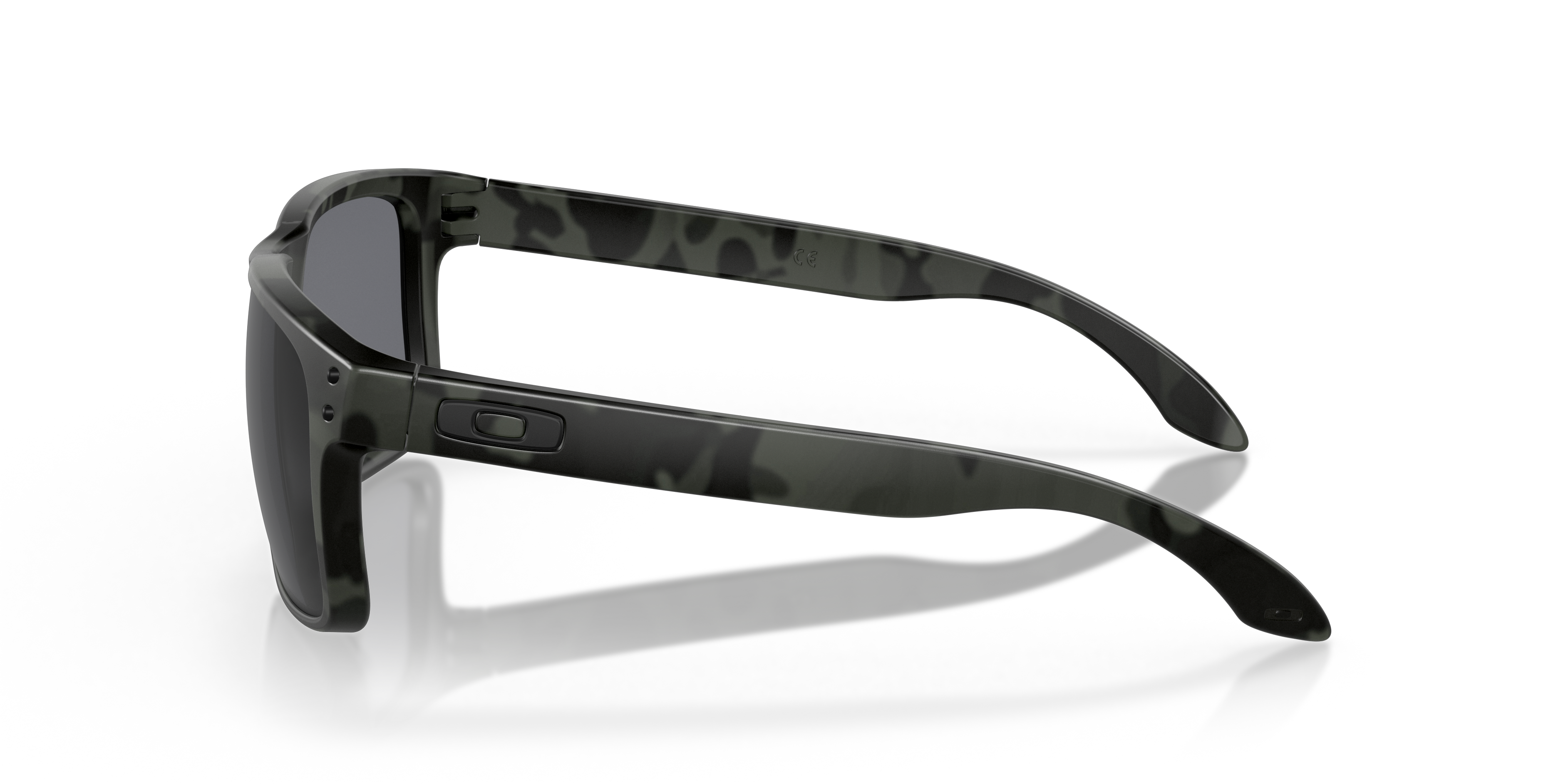 OO9102 Standard Issue Holbrook™ Multicam® Black Collection