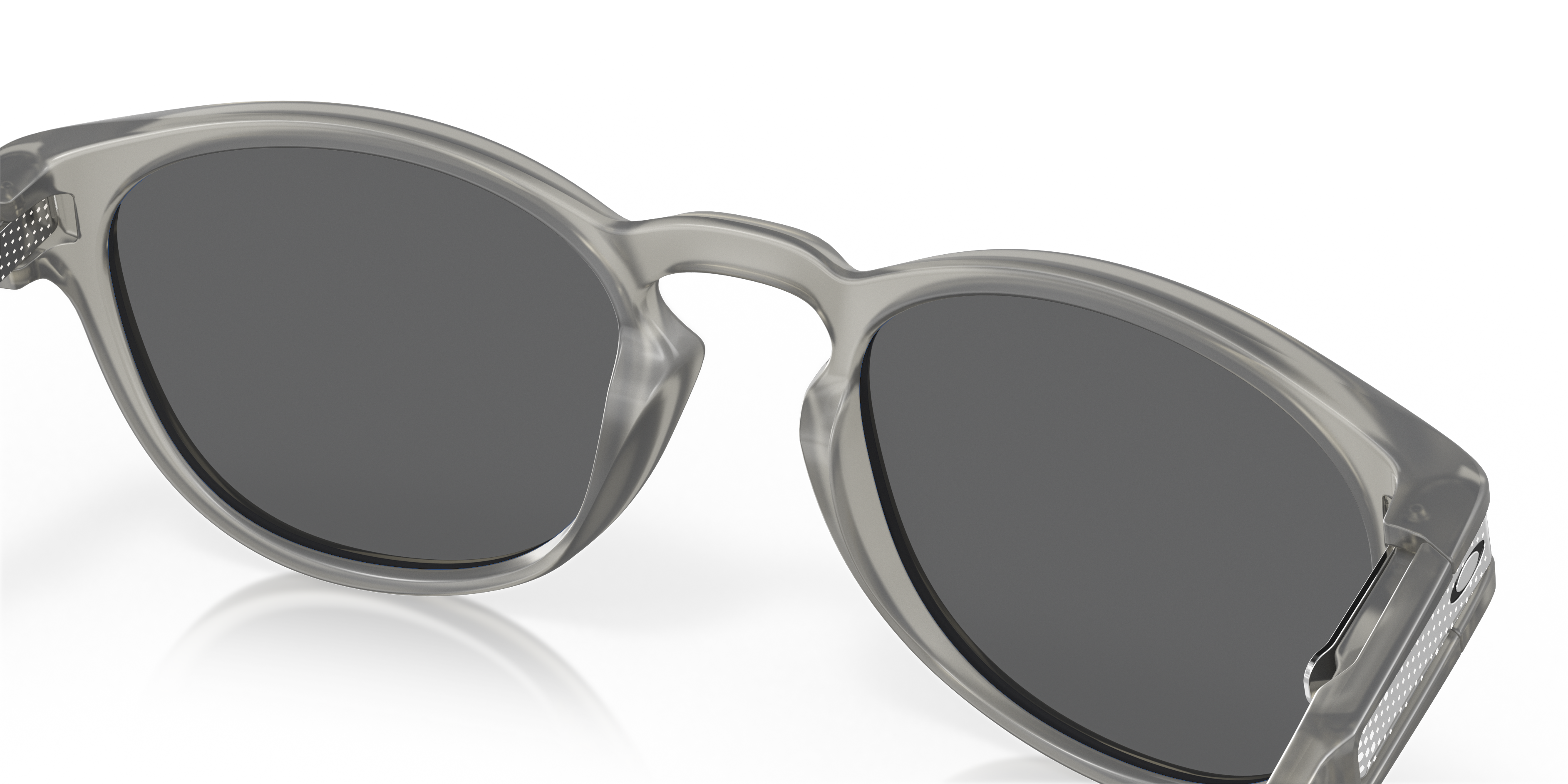 OO9349 Latch™ (Low Bridge Fit) High Resolution Collection