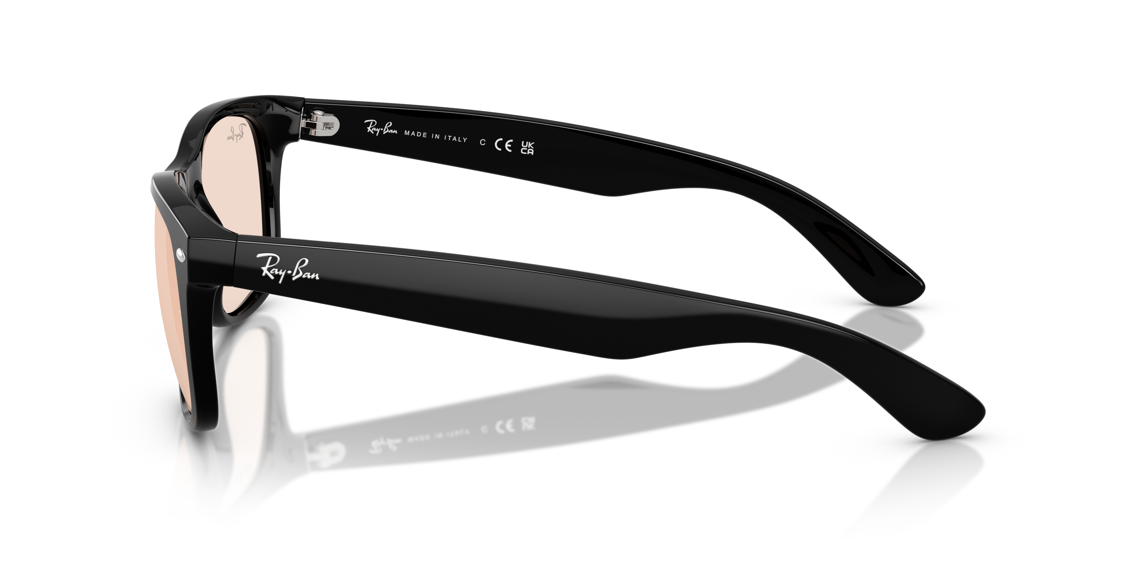 RB2132F New Wayfarer Classic