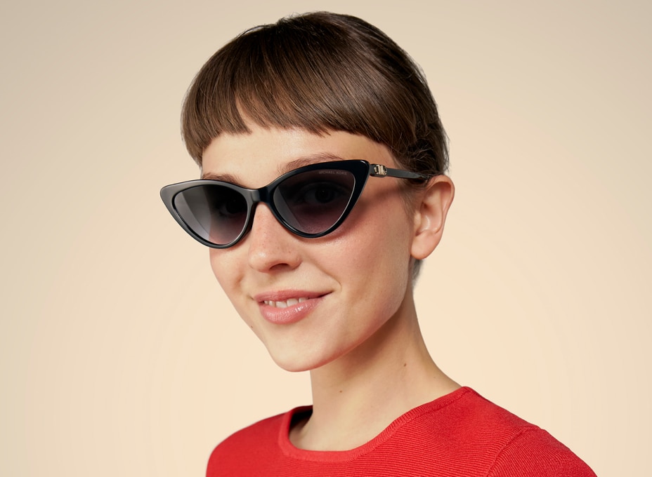 Consulte nosso catálogo de Óculos de Sol Michael Kors Eyewear com diversos modelos e preços para sua escolha.