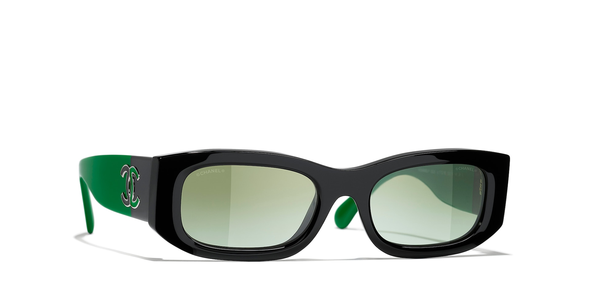 Chanel Femme Sunglass Rectangle Sunglasses CH5525 - Couleur du Monture Noir Couleur de Lentille Vert 460 €