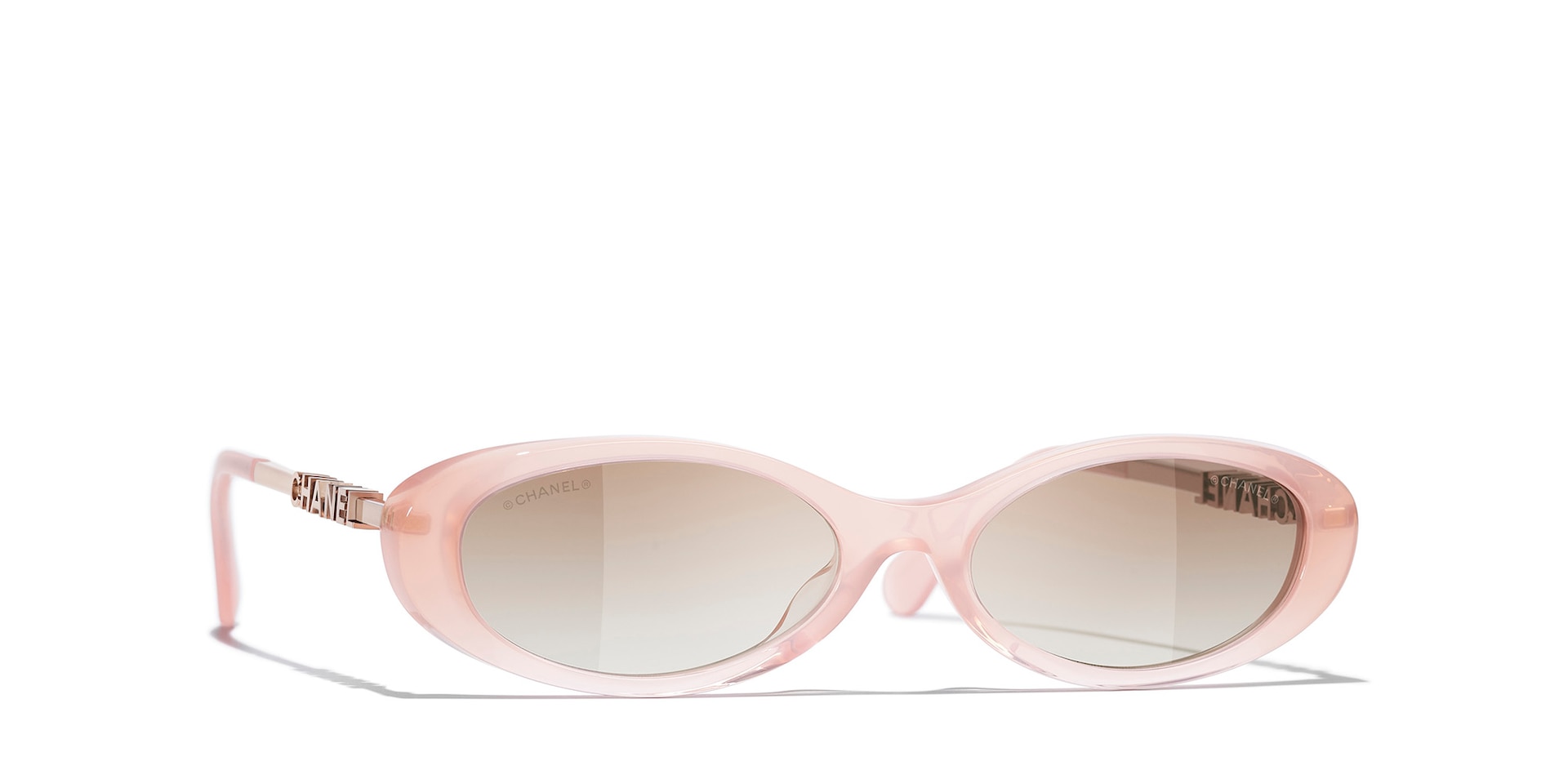 Chanel Femme Sunglass Oval Sunglasses CH5565 CH5565 - Couleur du Monture Dgrad Rose Couleur de Lentille Beige 560 €