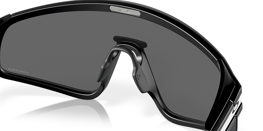 Oakley Latch™ Panel L (35 - 135) with Black lenses and Black frame