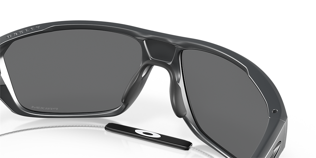 Oakley Split Shot M (64 - 17) com Lentes Preto e Armação Cinza