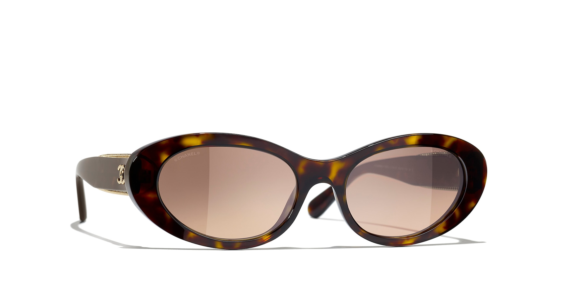 Chanel Femme Sunglass Oval Sunglasses CH5515 - Couleur du Monture Havana fonc Couleur de Lentille Brun 520 €