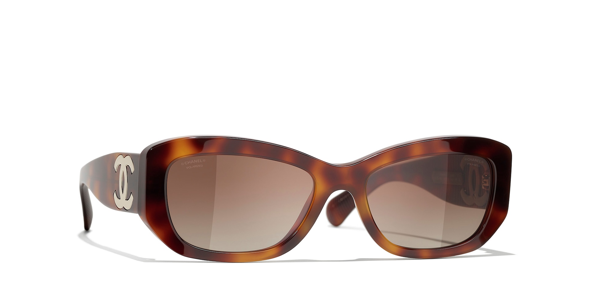 Chanel Femme Sunglass Rectangle Sunglasses CH5493 - Couleur du Monture caille Couleur de Lentille Marron clair 465 €