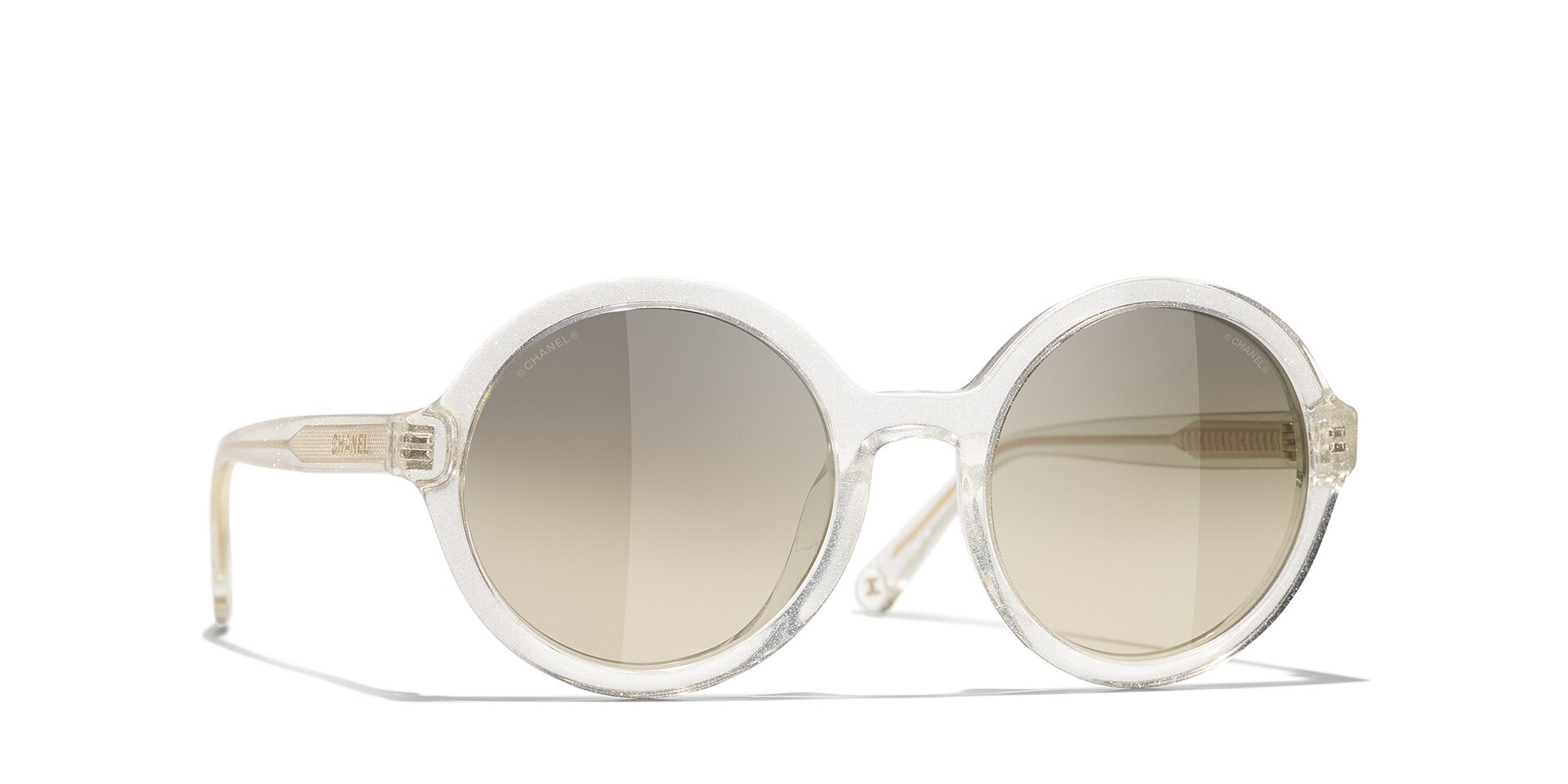 Chanel Femme Sunglass Round Sunglasses CH5522U - Couleur du Monture Transparent Couleur de Lentille Gris 360 €