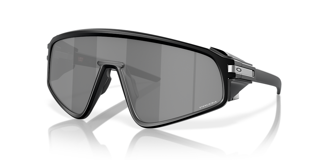 Oakley Latch™ Panel L (35 - 135) with Black lenses and Black frame