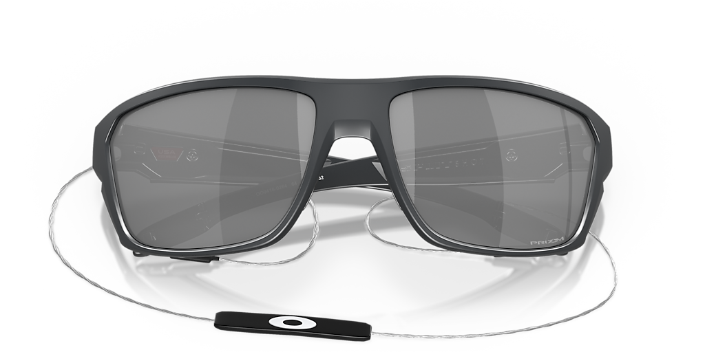 Oakley Split Shot M (64 - 17) with Black lenses and Grey frame